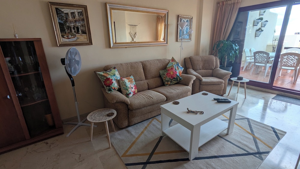 Casares Costa, Vista Bahia,2 Bedroom Bathroom