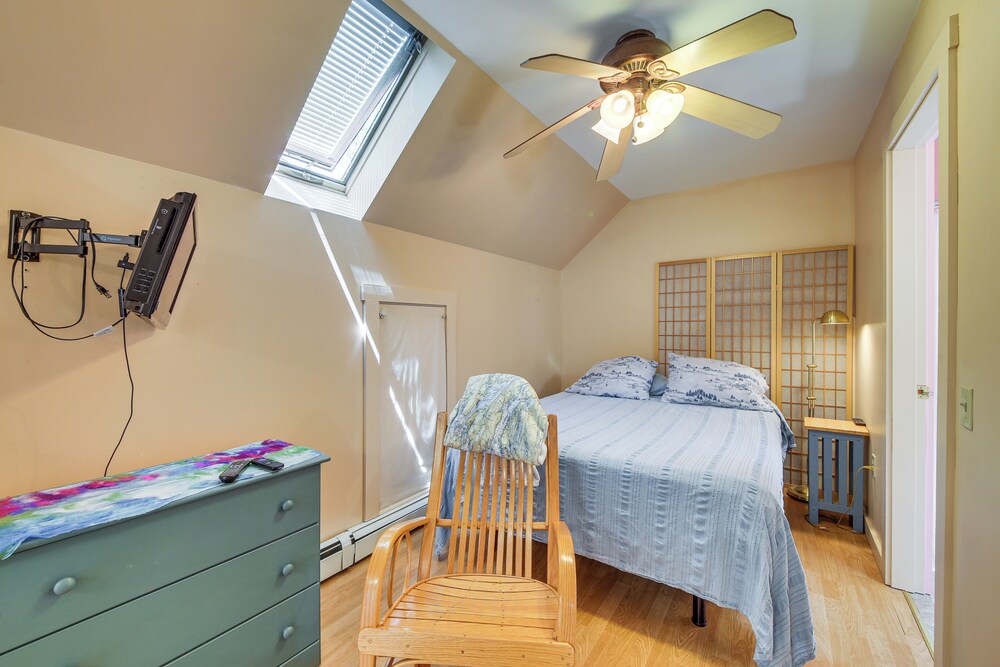 Cozy Boothbay Studio w/ Patio ~ 5 Mi to Harbor!