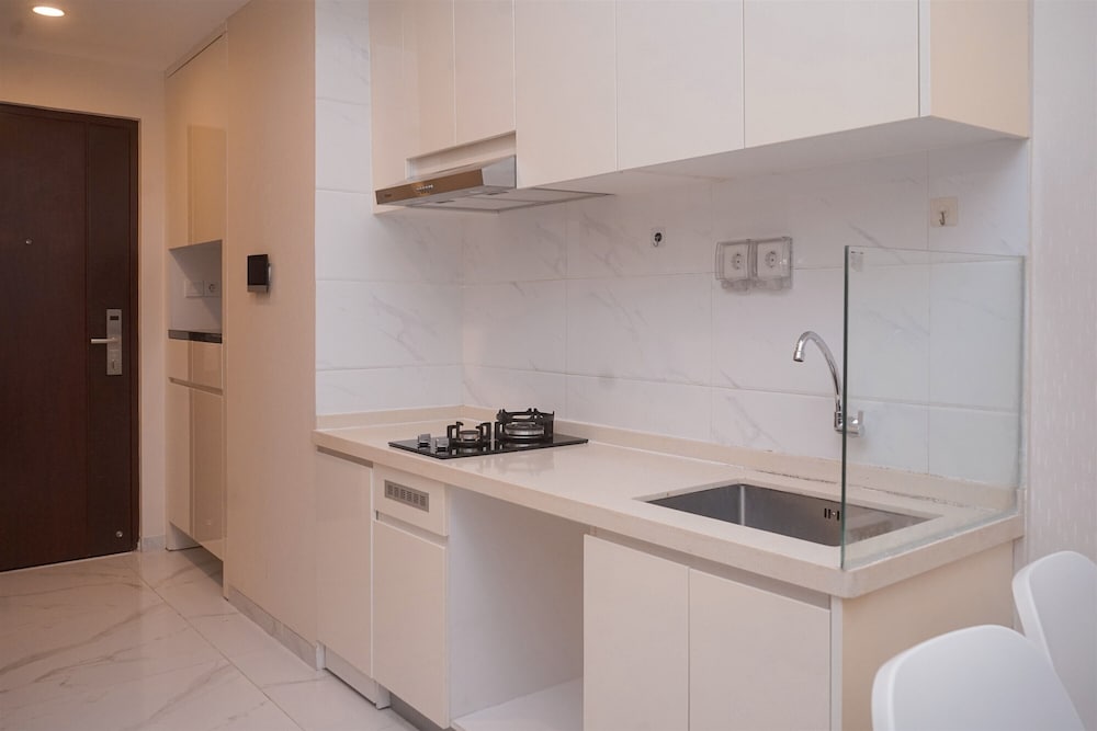Elegant And Strategic 2Br Apartment At Sky House Bsd