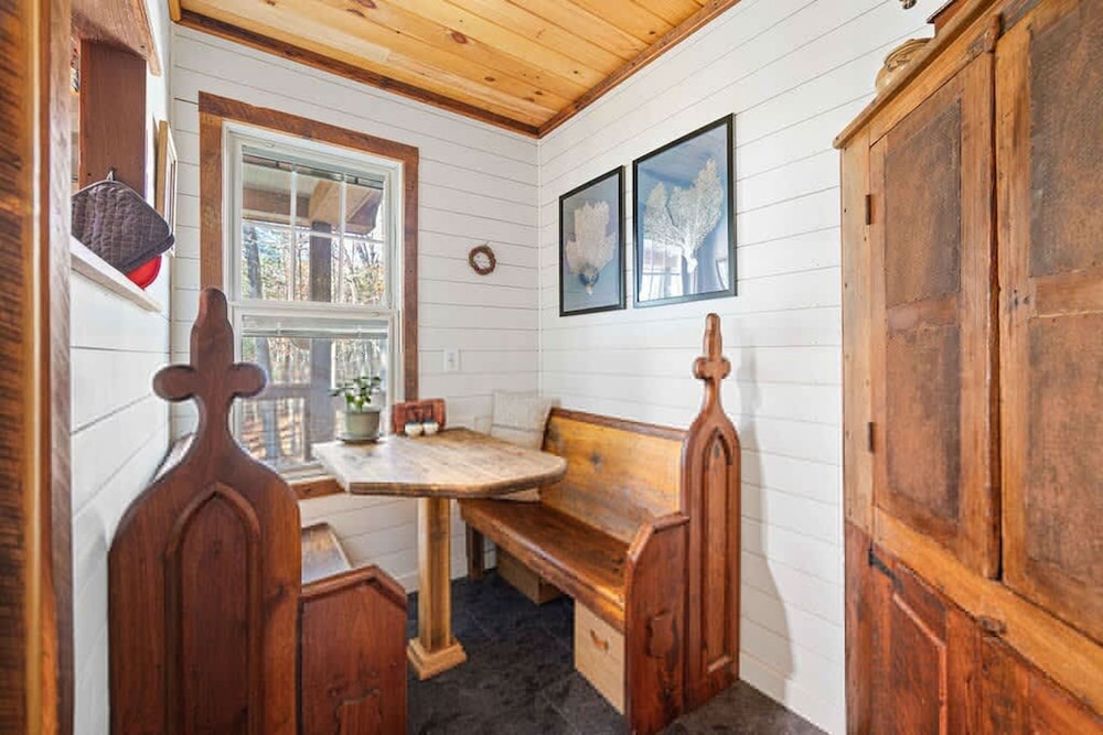 Blue Ridge Beech Cabin