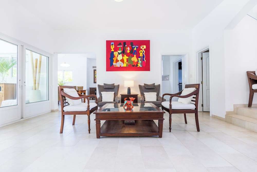 Villa Buganvilla 252 - 4BR Pool Jacuzzi Golf