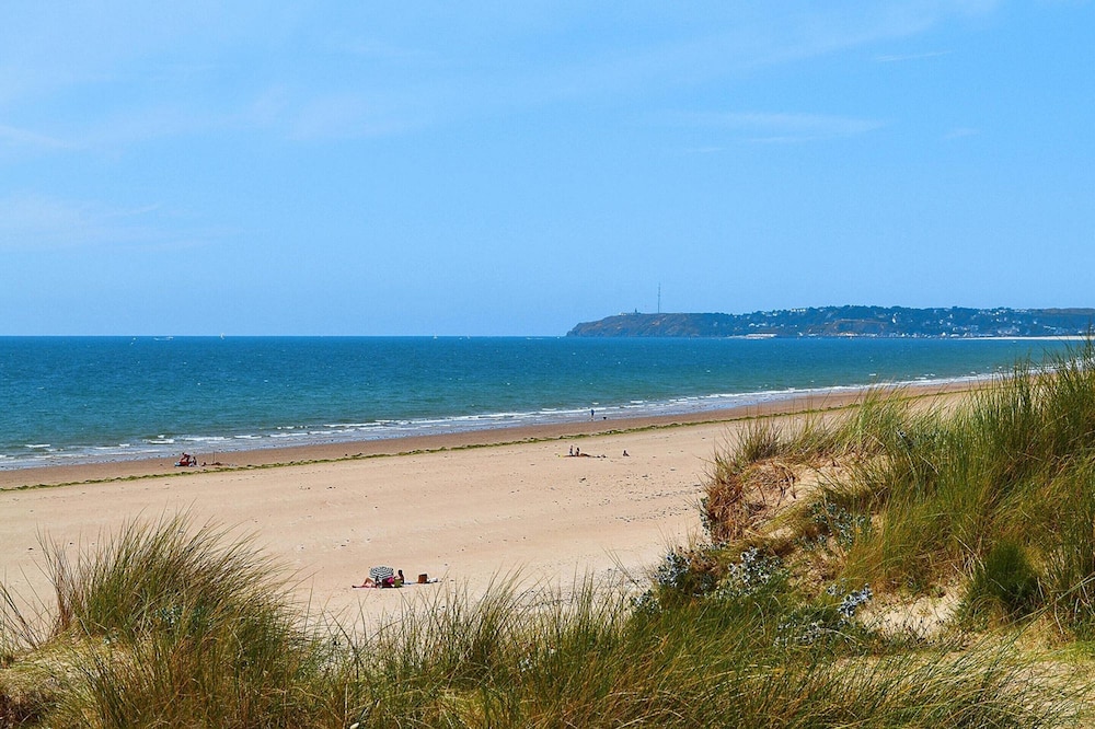 Les Iles Anglo-normandes Holiday Resort, Portbail view 5