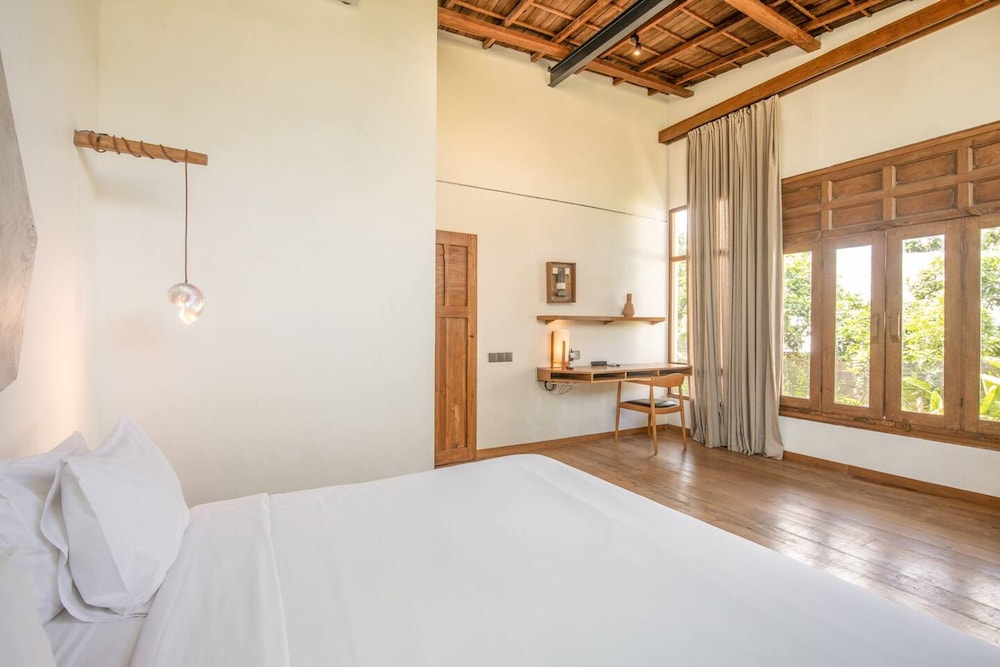 BA Villa 8 1 BR Villa 800 to Echo Beac Elegant 1-br Villa With Pool 800m to Echo Beach