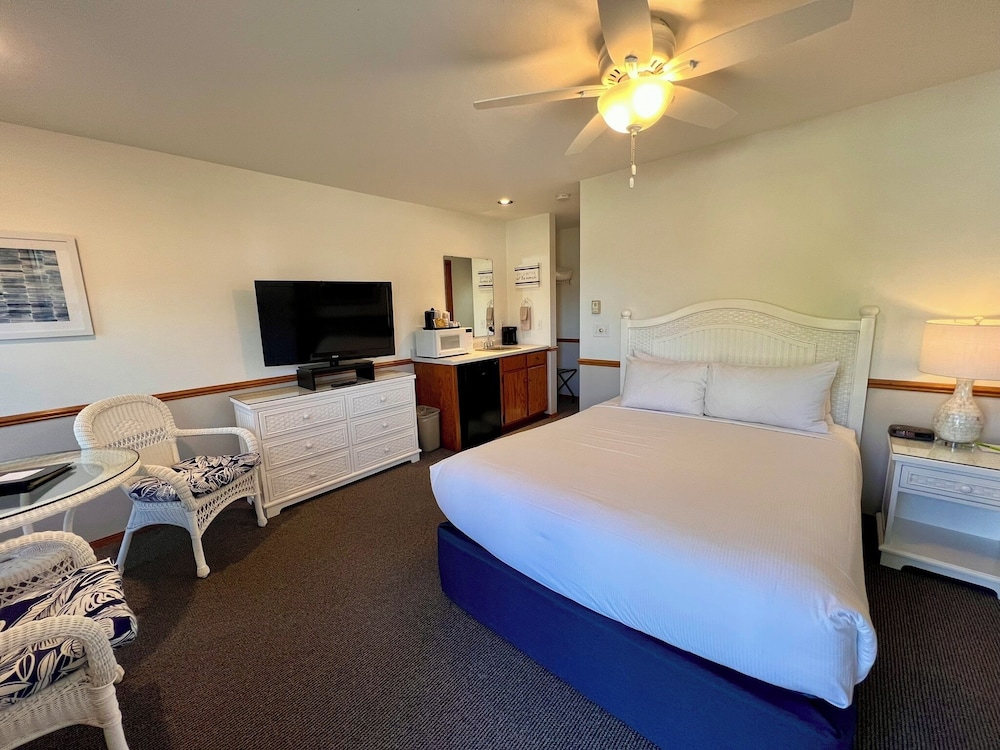 Bay Breeze Resort