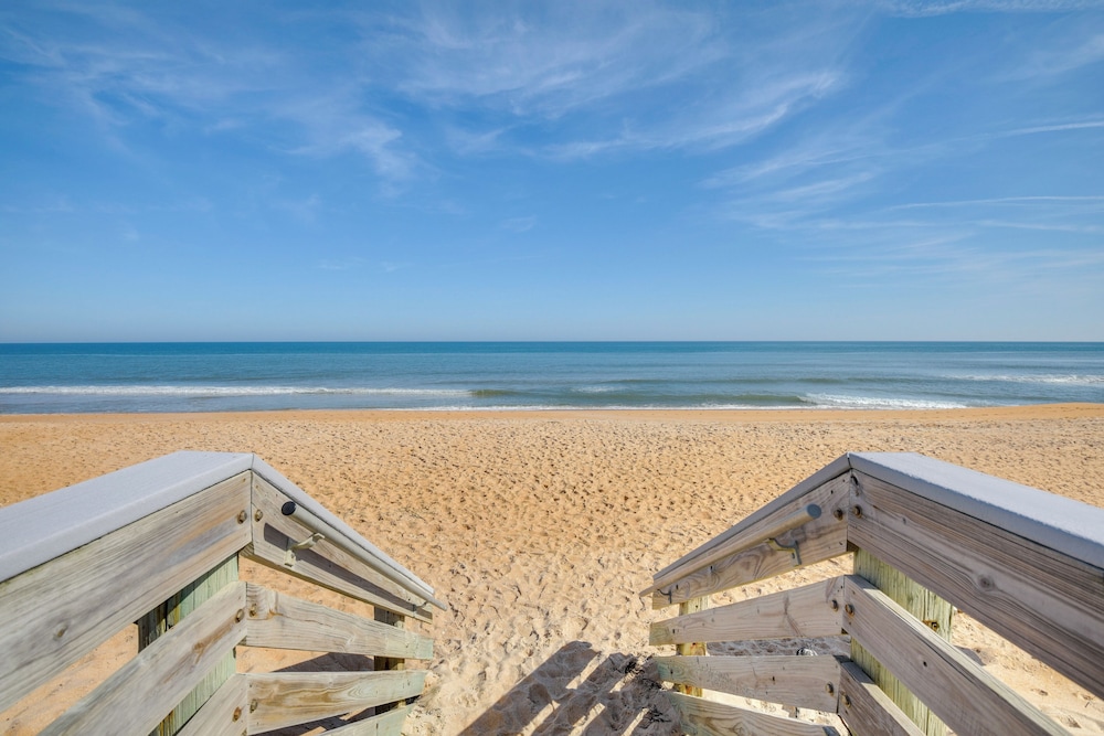 Community Pool: Coastal Escape in Flagler Beach