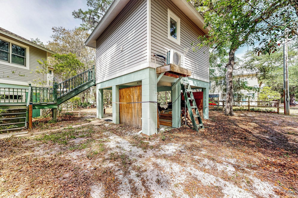 Charming Suwanee House and Bungalow!