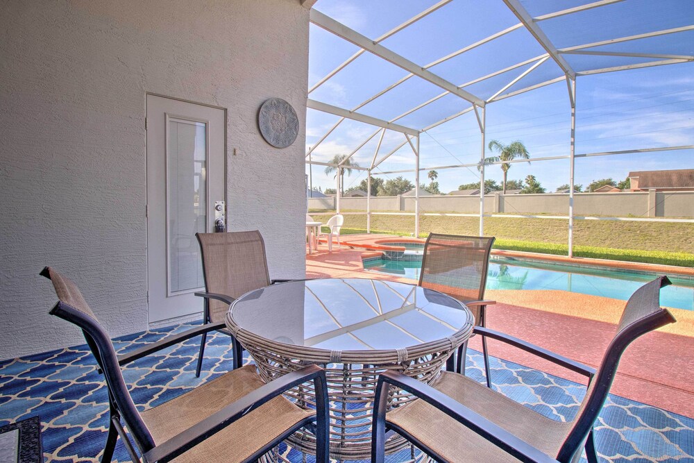 15 Mi to Disney: Home w/ Pool & Lanai in Davenport
