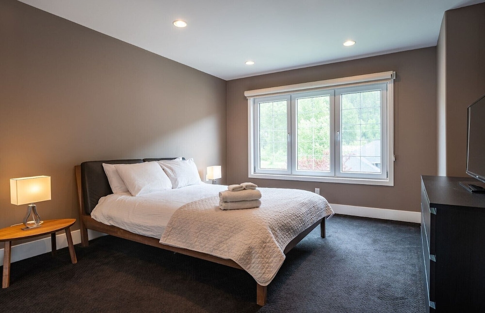 Aspen Lodge by Revelstoke Vacations-4