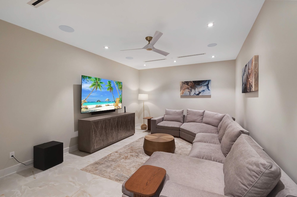Aqualina 1101 Penthouse