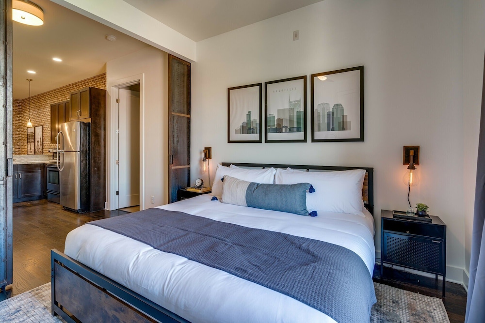 Lofts At 30th - Urban Lodge - Mins to Broadway!