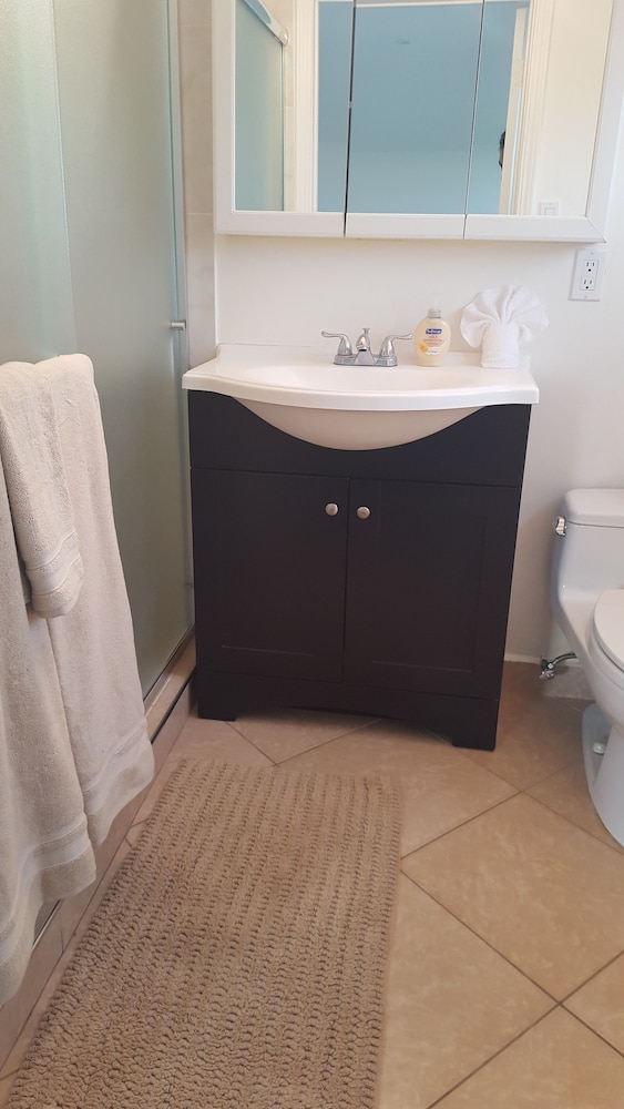 Great 2 Floor house in Beverly-wood