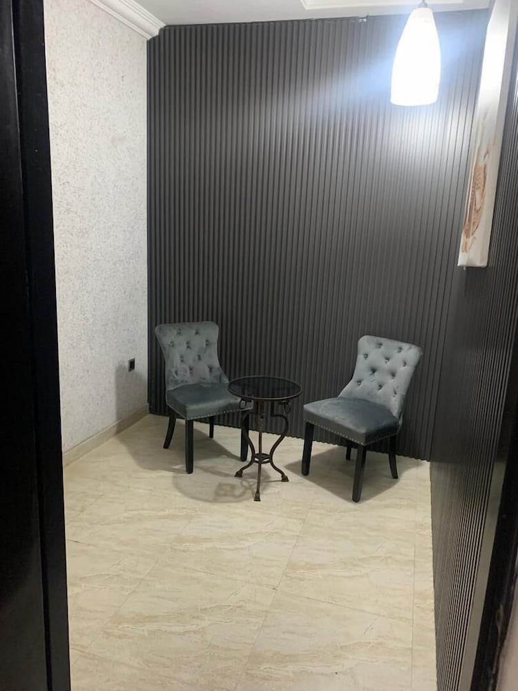ELLEX SLEEVES APARTMENT