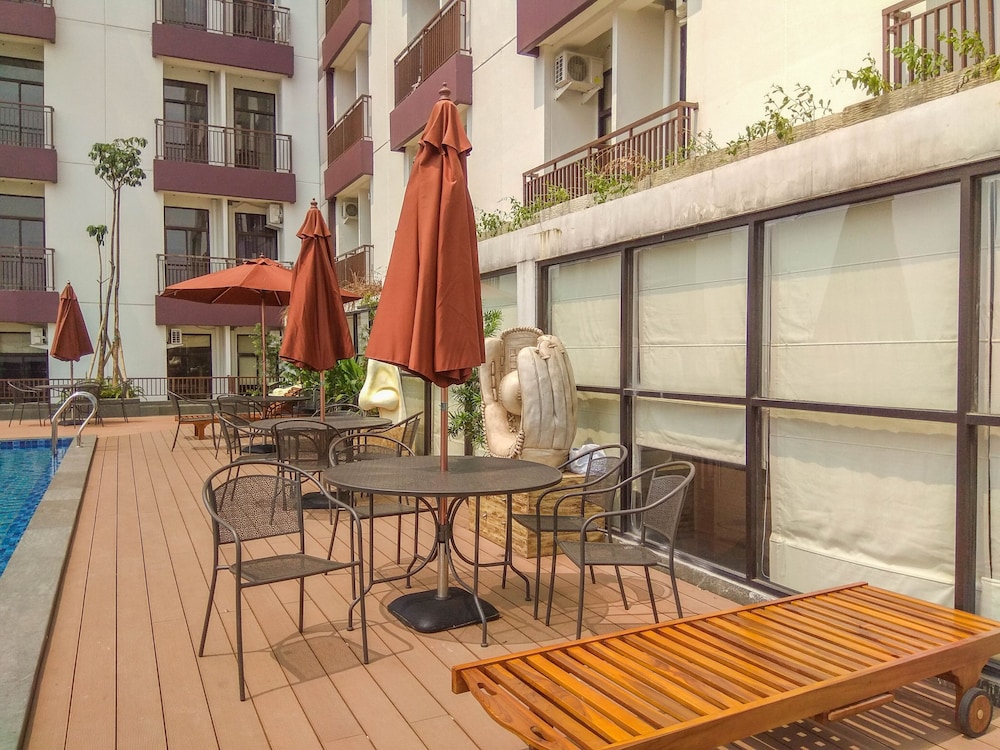 Best Homey And Modern Studio At Dave Apartment view 3