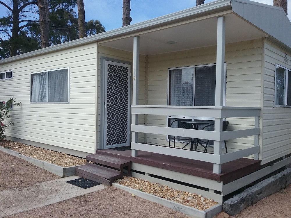 Lakes Caravilla Caravan Park