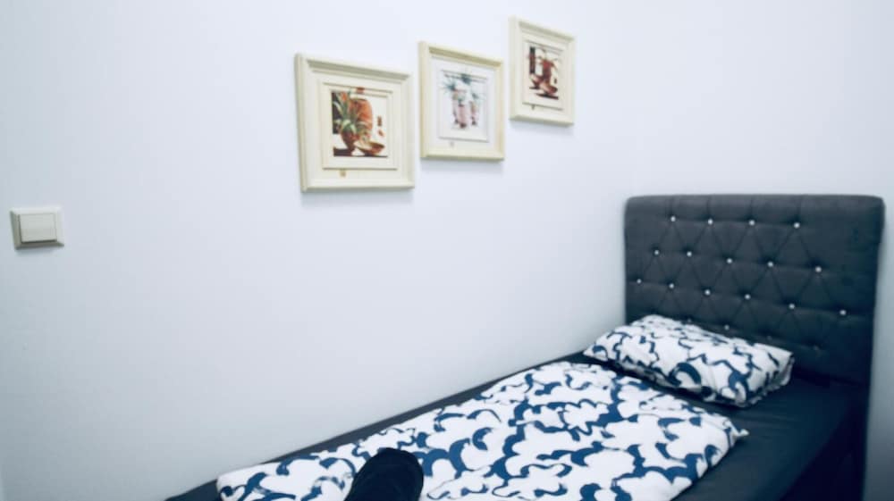 Cozy 2BR Apartment Near Augarten