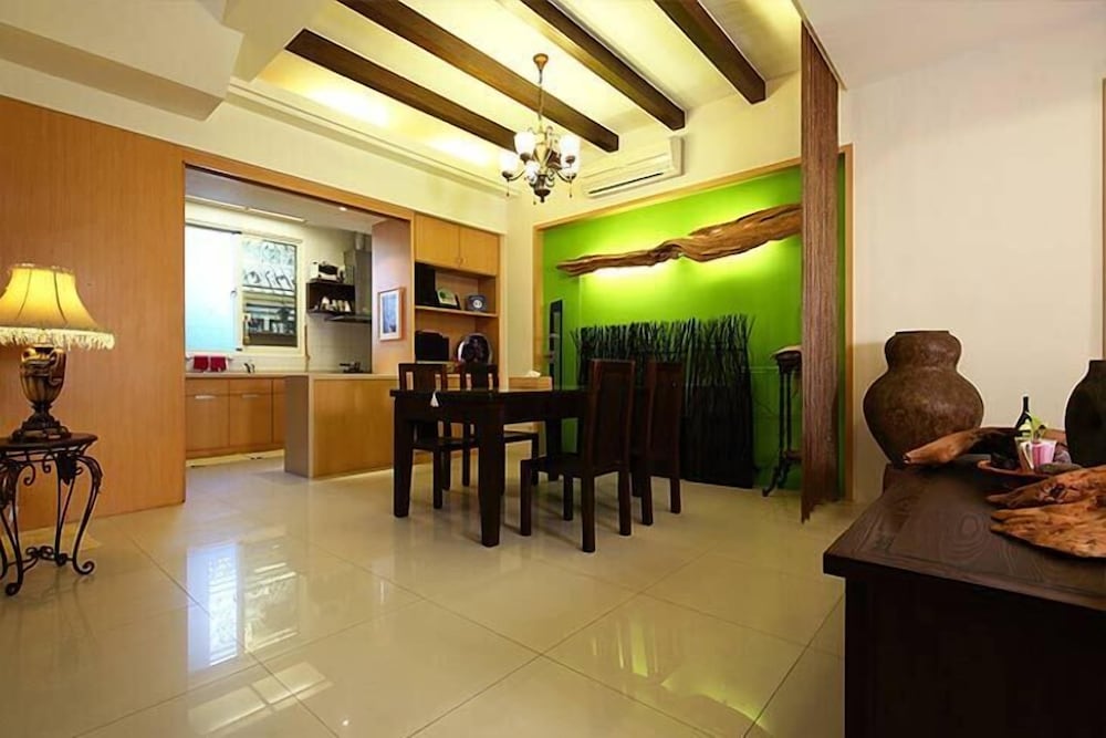Pine Sea and Flower Hostel