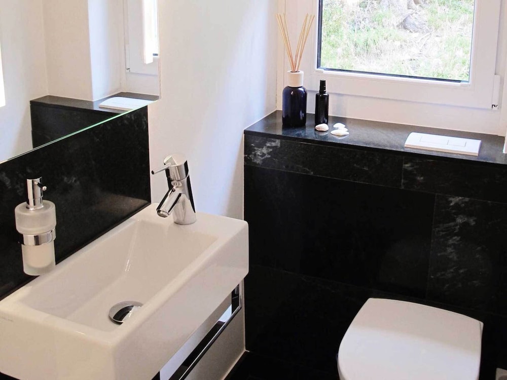 Luxurious And Beautifully Designed Apartment In Saint Moritz - Lets get Cosy view 4