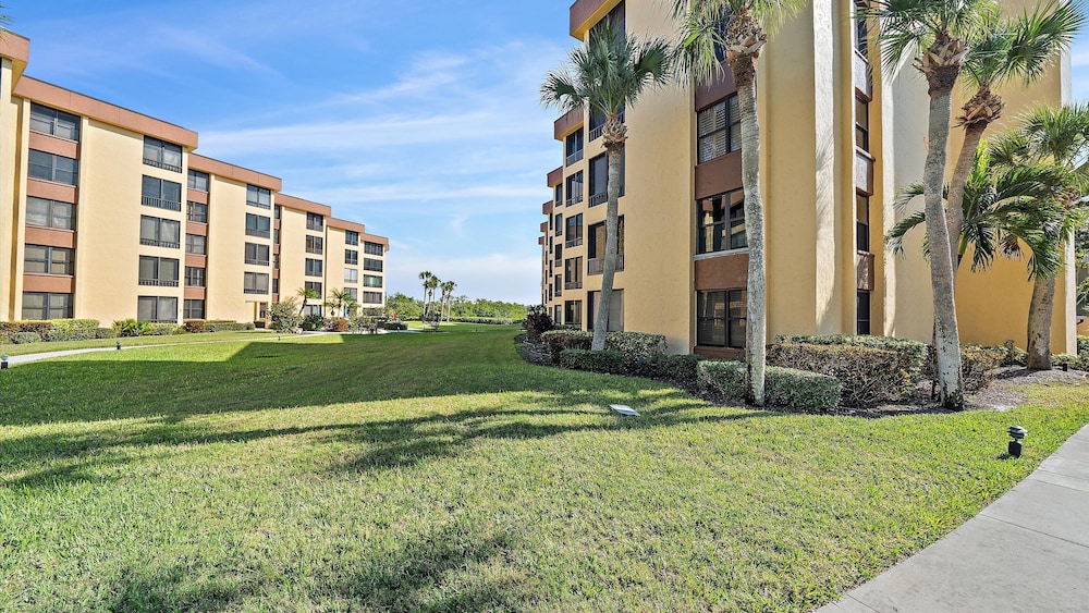 'bout Time 2 Bedroom Condo