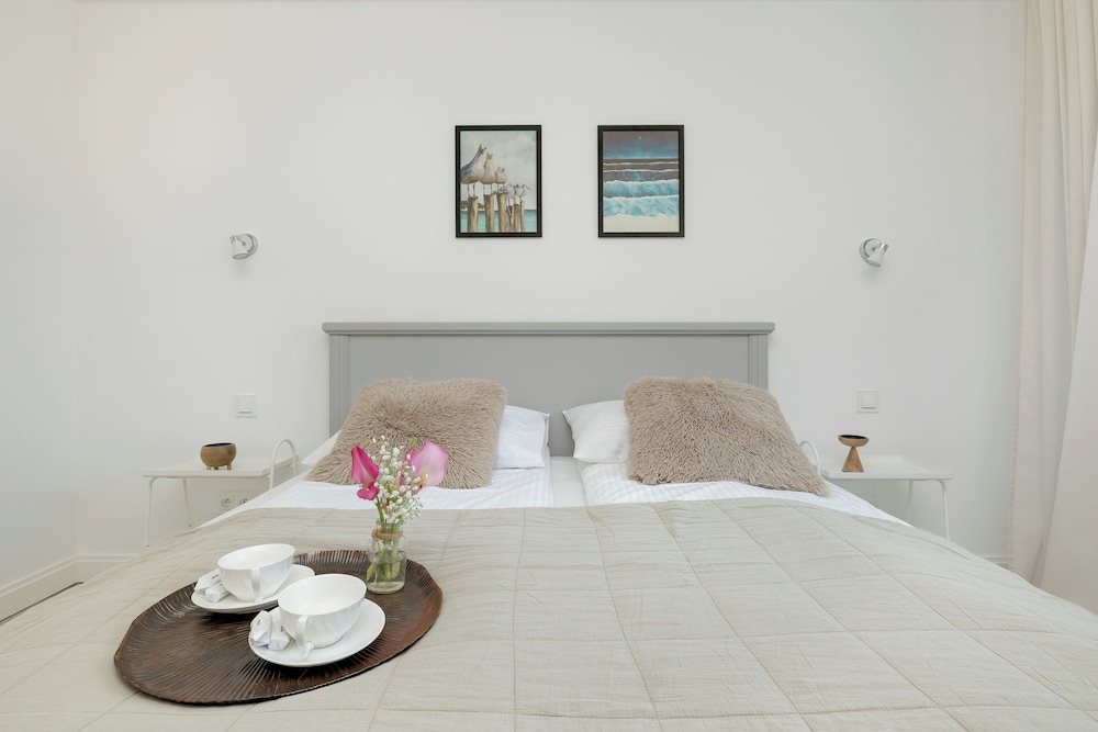 Elegant Apartment in Darlowo by Renters view 2