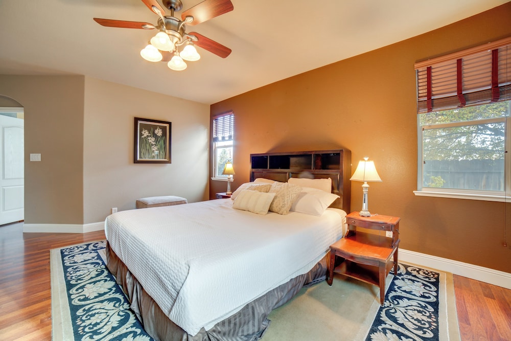 Ski Getaway w/ Hot Tub: Reno Home By Attractions