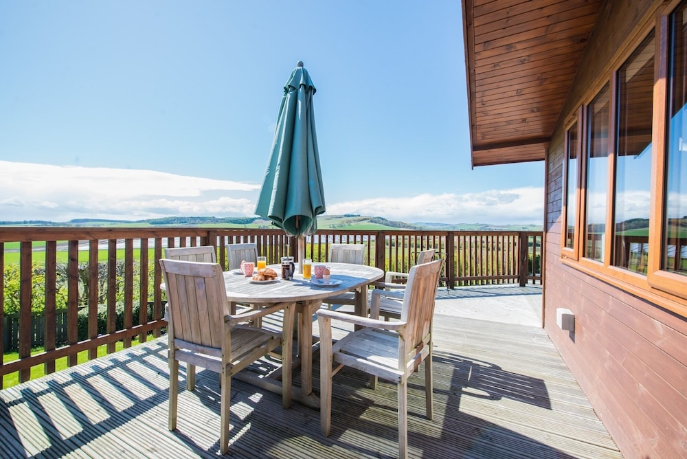 Barn Lodge With Hot Tub Near Cupar, Fife