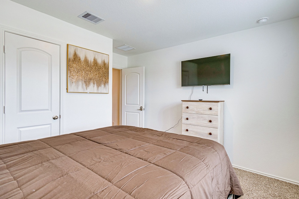 2 Mi to Palms Marina: Family Home w/ Fenced Yard!