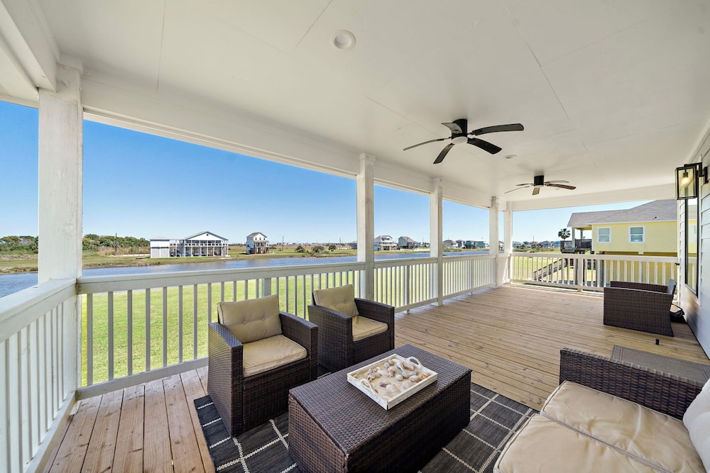 Pelican Perch by Ryson Vacation Rentals