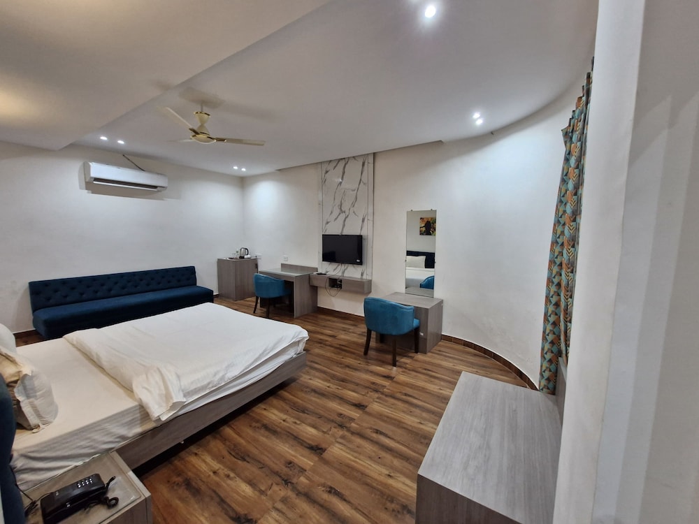 Hotel Grand Vasante