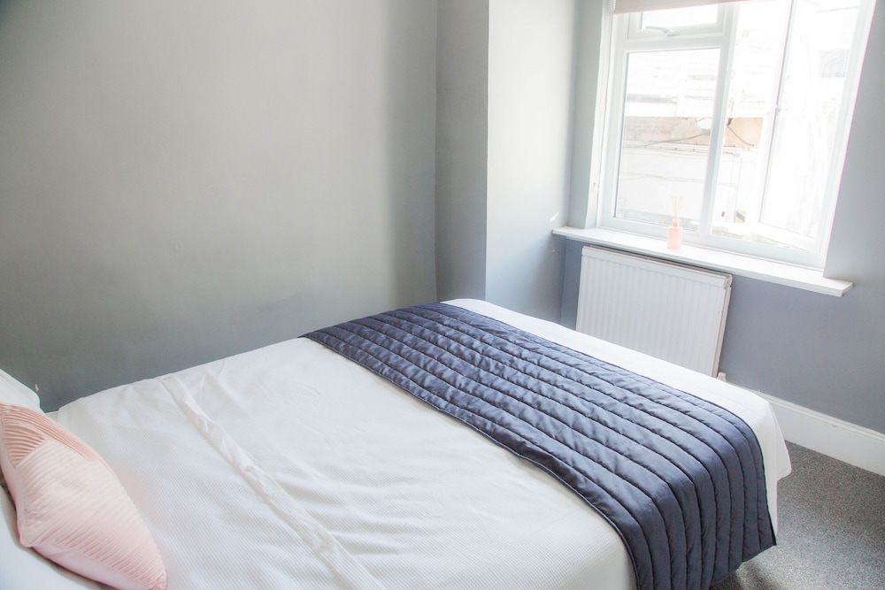 Stunning 3-bed House in Brighton view 4