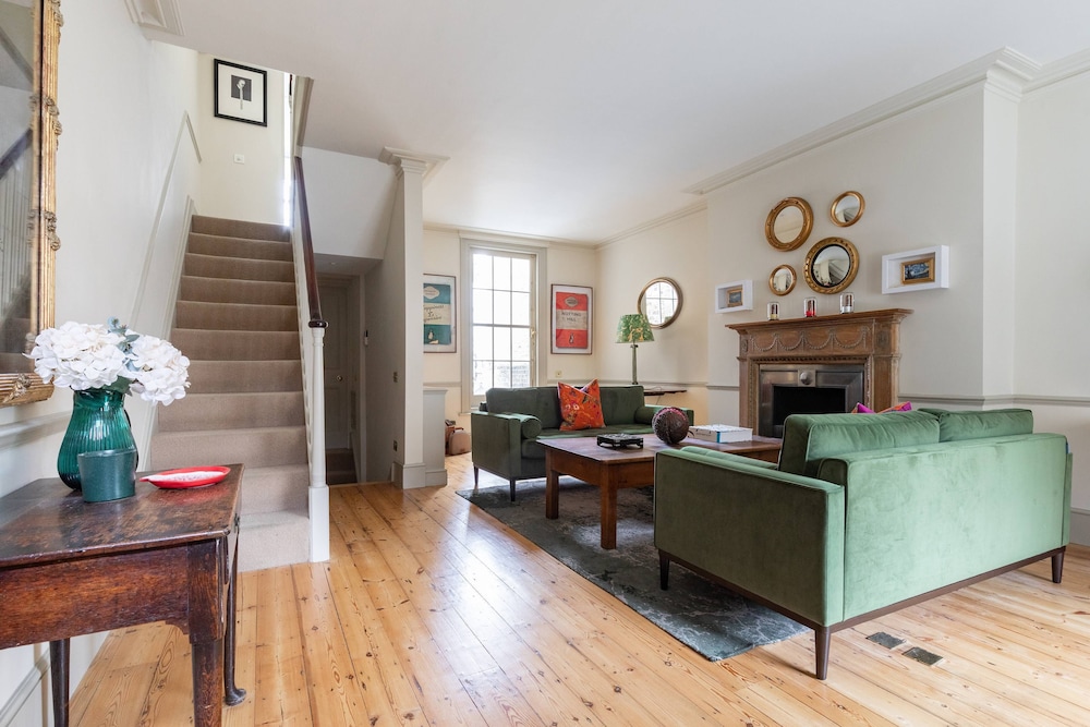 Kensington Place IV by Onefinestay