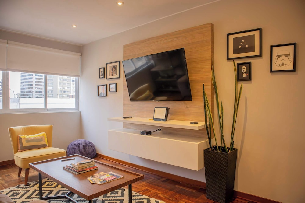 Sophisticated 1BR Stay in Prime Miraflores