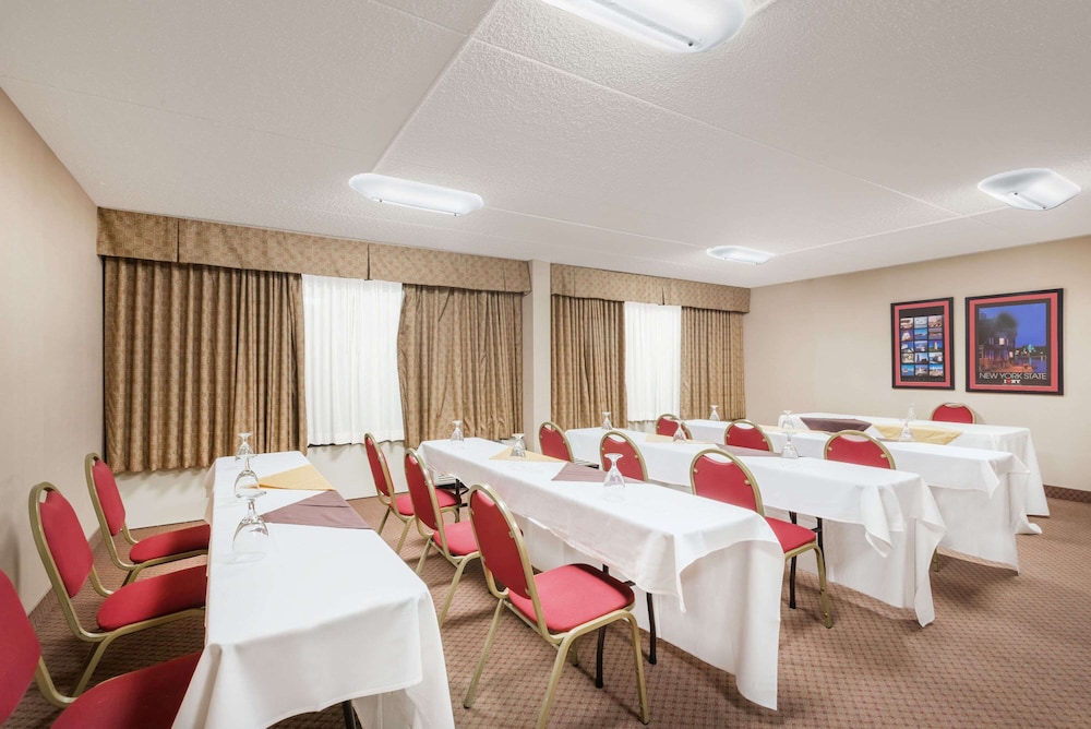 Watertown Vacations - Ramada by Wyndham Watertown/Thousand Islands NY - Property Image 9