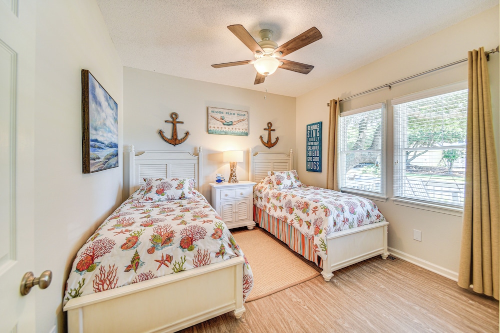 Spacious Outer Banks Home - Golf & Beach Access! view 5