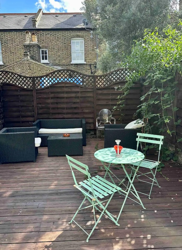 Townhouse by Notting Hill - Sleeps5/petsok/tv/wifi