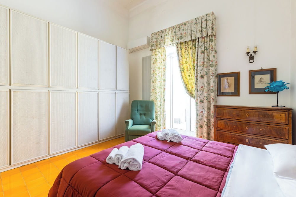 Santa Chiara Charming House With Terrace at Historical Center