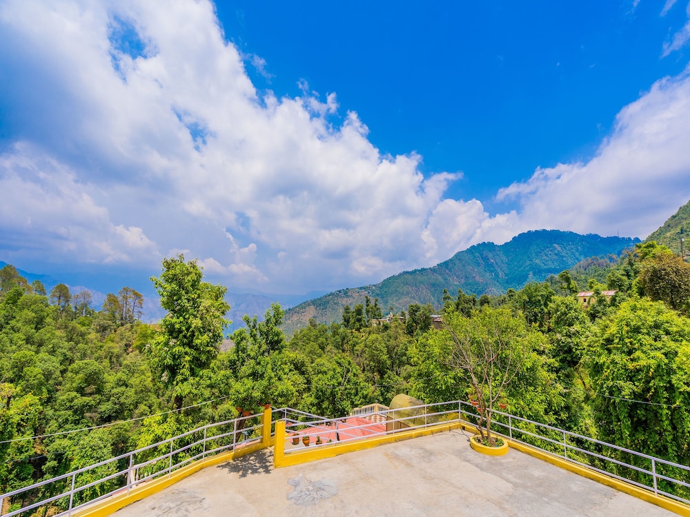 OYO 14137 Home Valley Studio Kempty Road