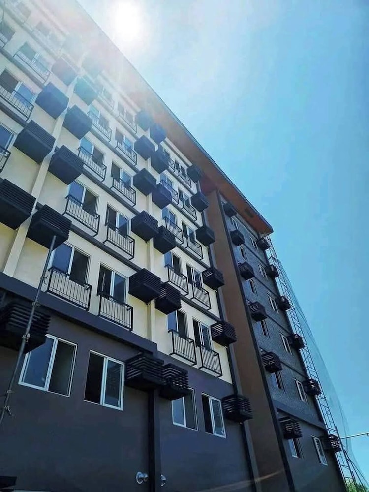 2-bedroom Elegant Condo With Sunrise & Mountain View