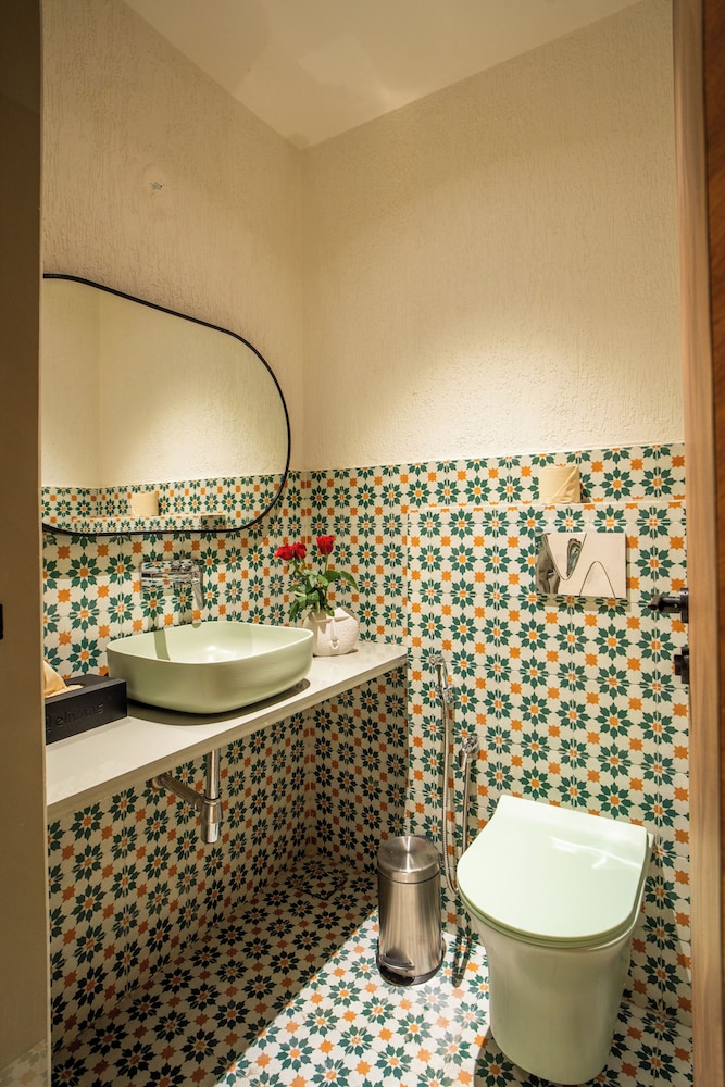 ELIVAAS Kamerios Brisa 1BHK with Jacuzzi
