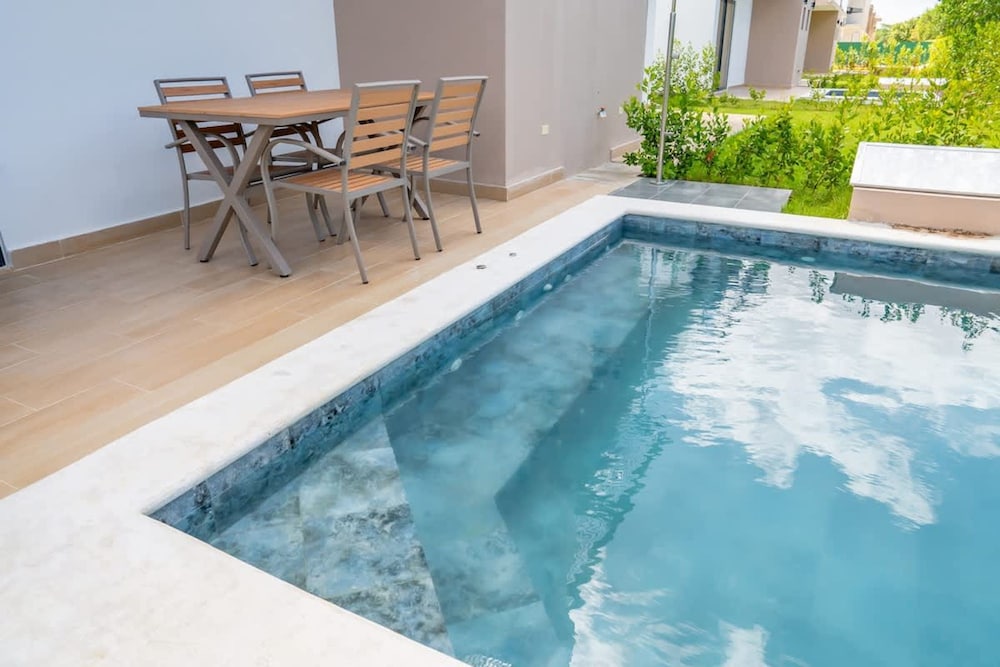 Ziba B06 NOK Classy 3BR Villa by Vistacana Rentals