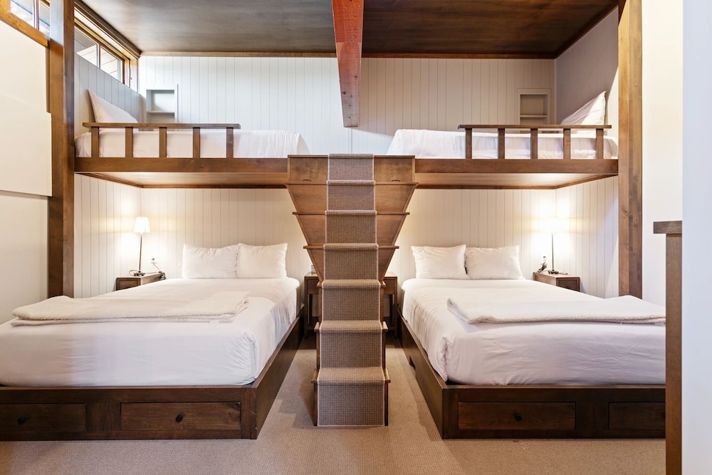 Stag Lodge at Deer Valley Resort - Four Bedroom Residence with Loft and Spa #29 4 Condo