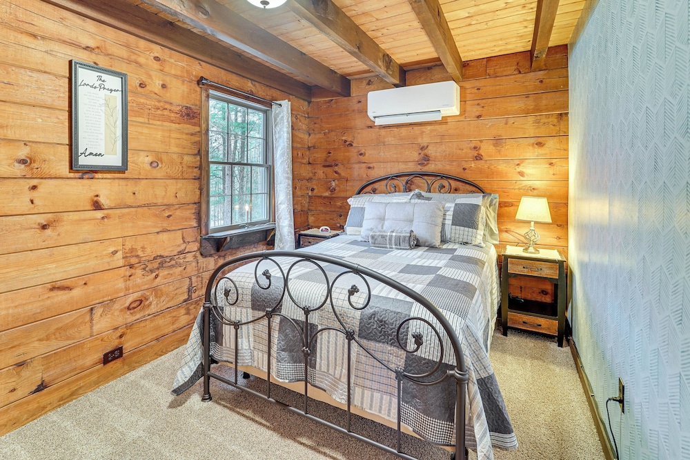 Family-friendly Tyrone Cabin w/ Deck Near Hiking