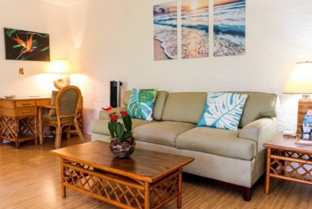 Enjoy the Sunset Ocean Front 1BR Apt-pool On-site
