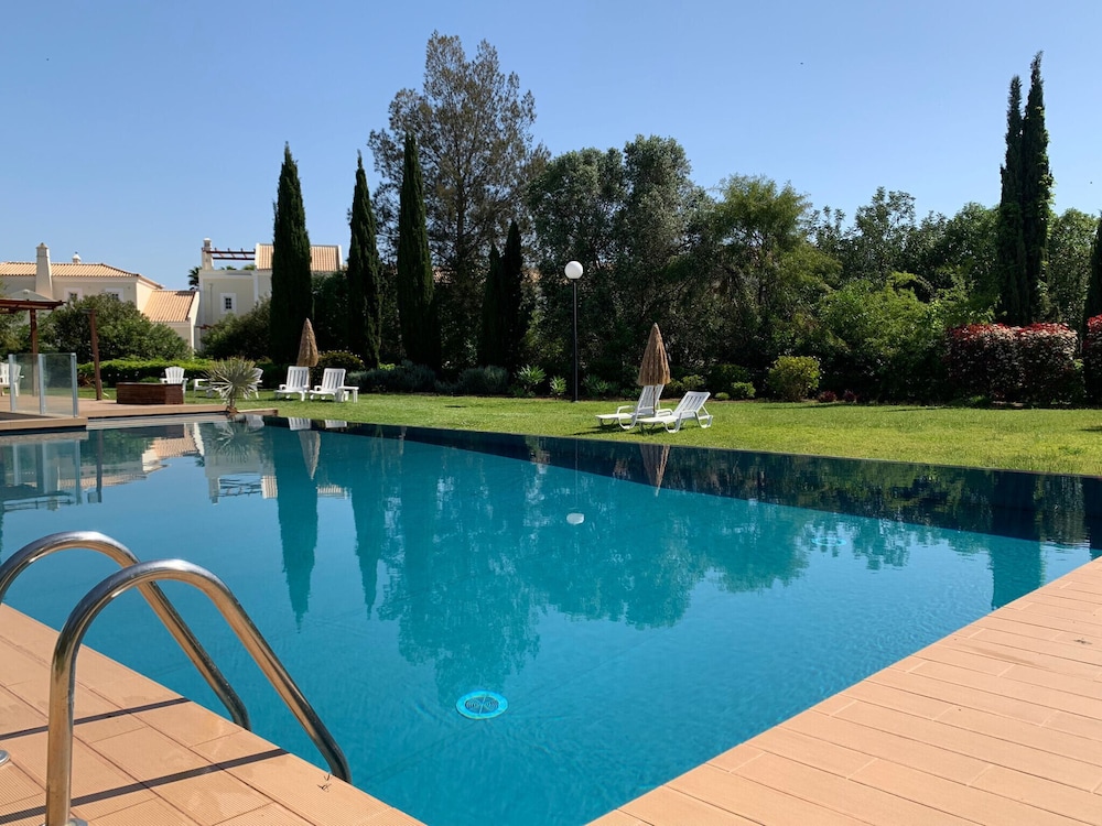 Vilamoura Club Villa 2 by Homing