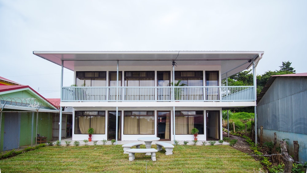 Hostel Cattleya