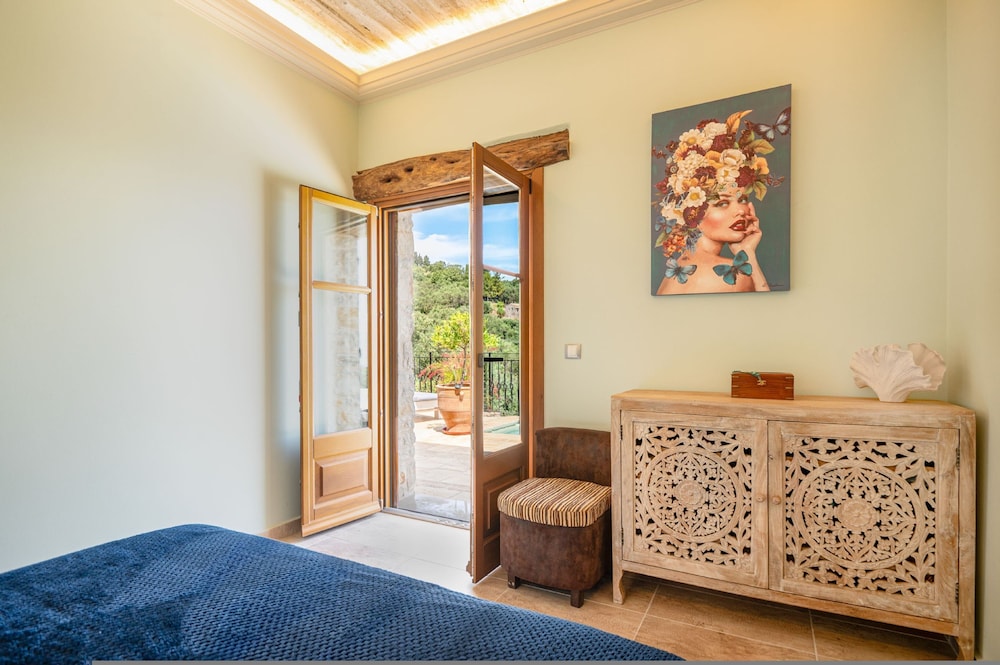 Bee Tree Villa in Corfu