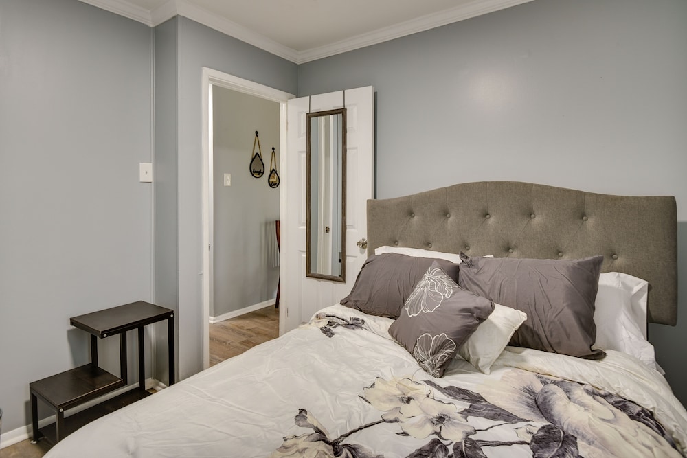 Hampton Vacation Rental: Central Location, Patio view 3