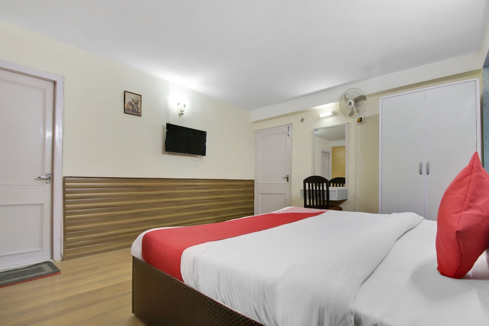 Capital O 11741 Hotel Nest
