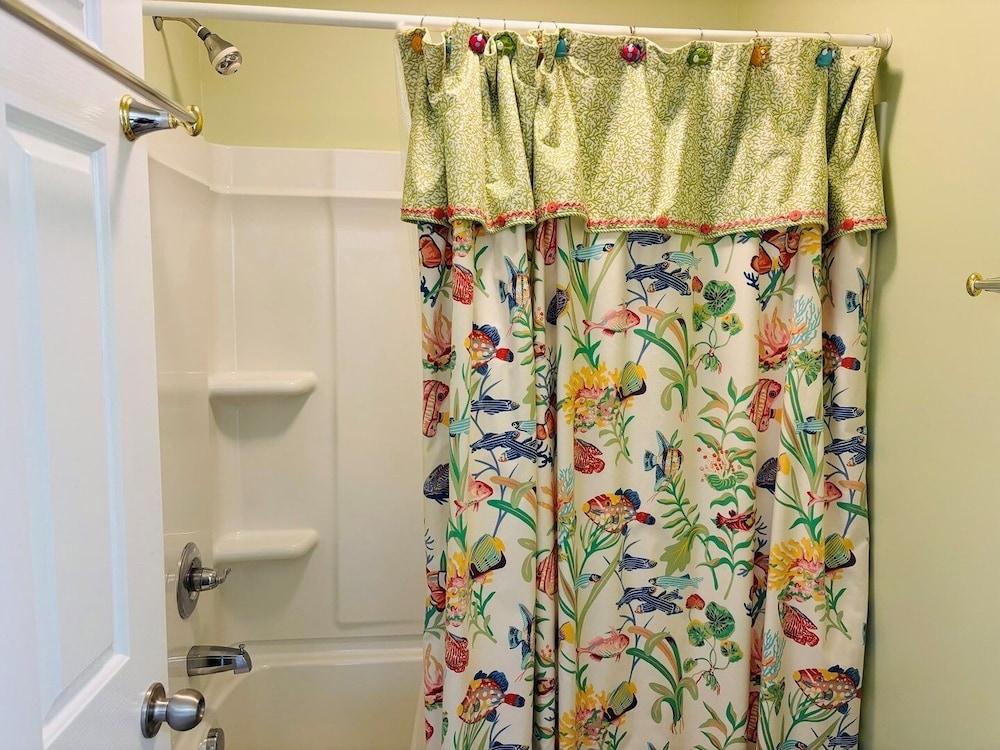 Seascape - 3 Br Home