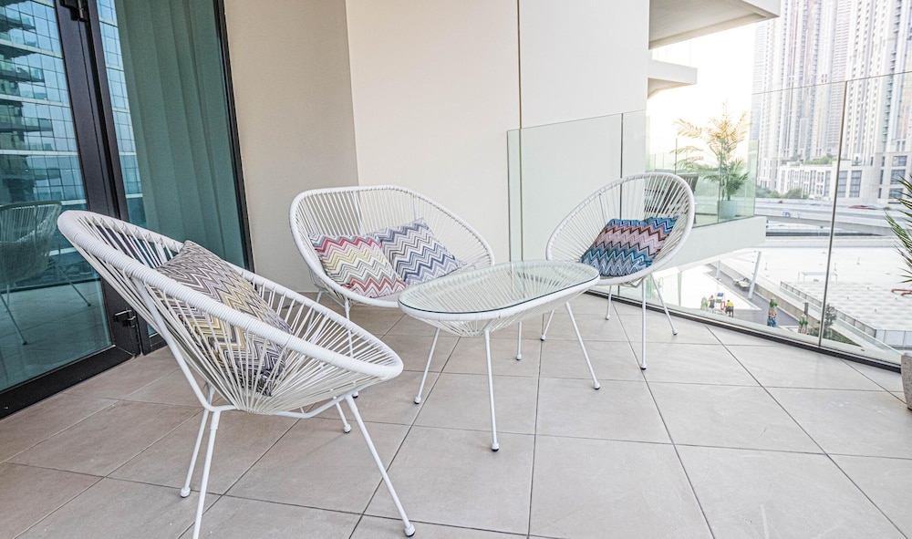 Exclusive 1BR Urban Oasis Canal
