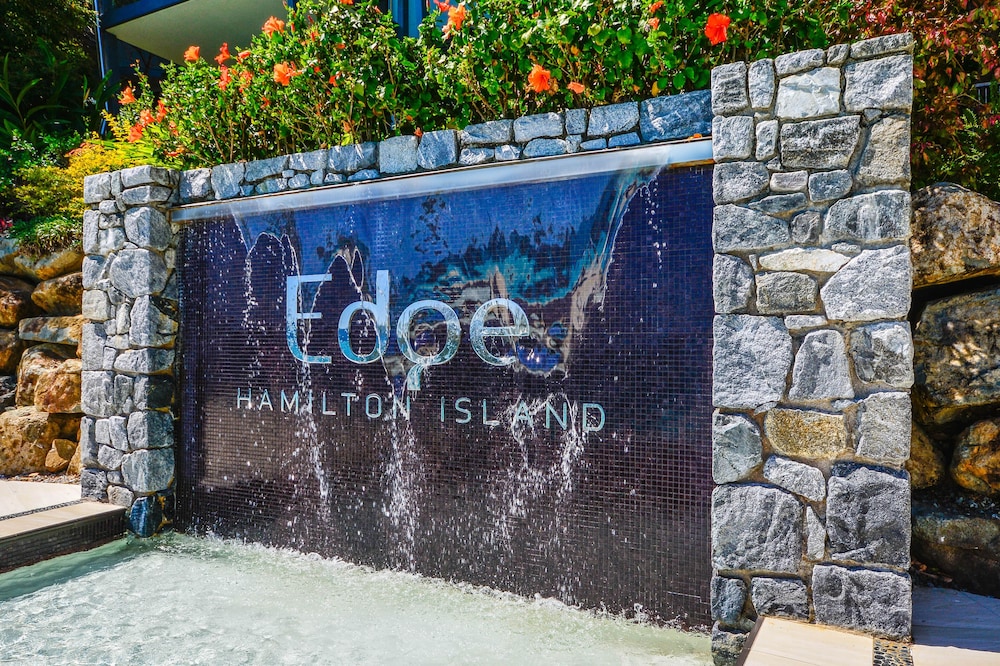 Villa 2 The Edge Oceanfront Deluxe 4 Bedroom Near Marina With Golf Buggy
